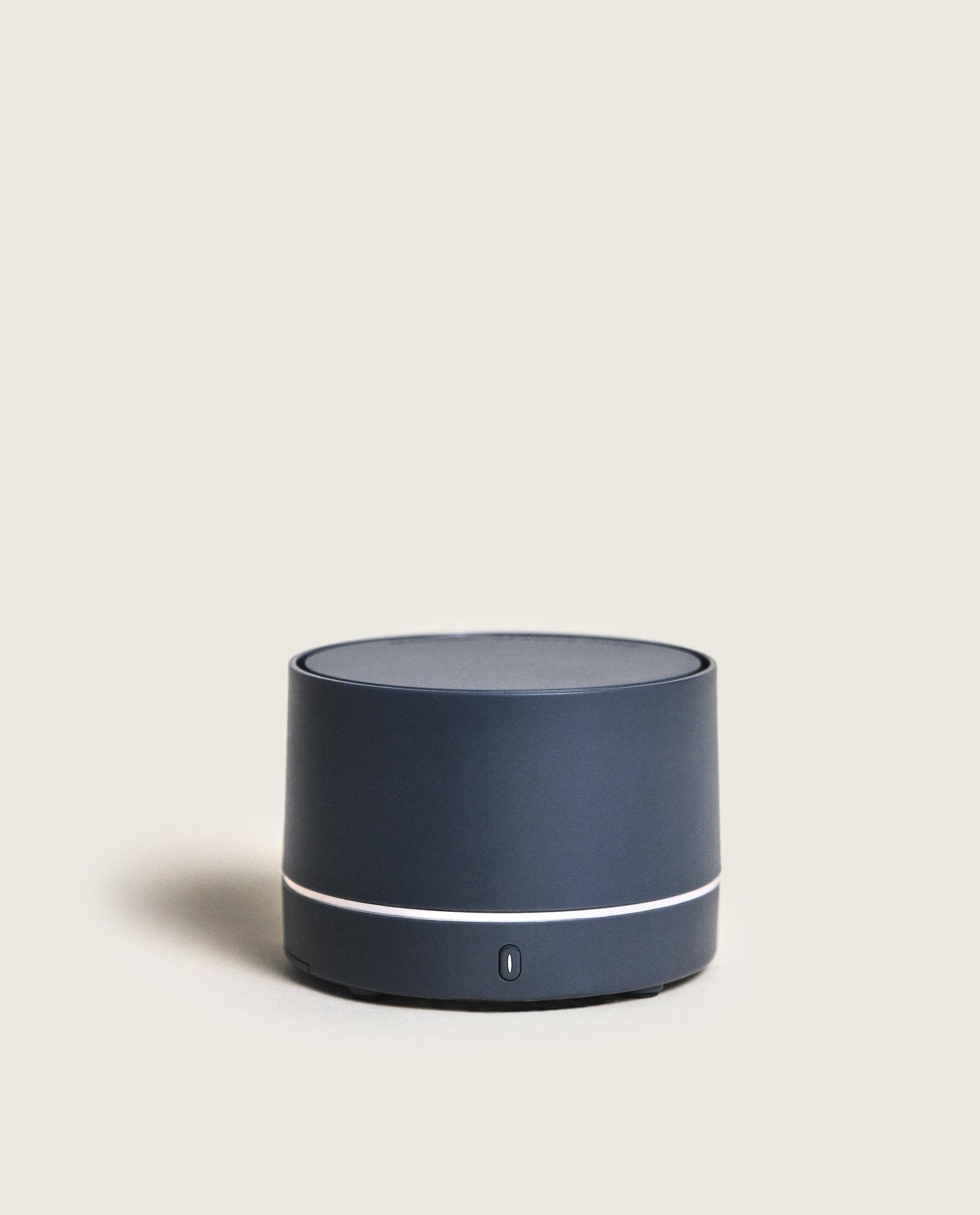 Portable Aroma Diffuser Nomade Grau - Pudriger Amber von Maison Berger