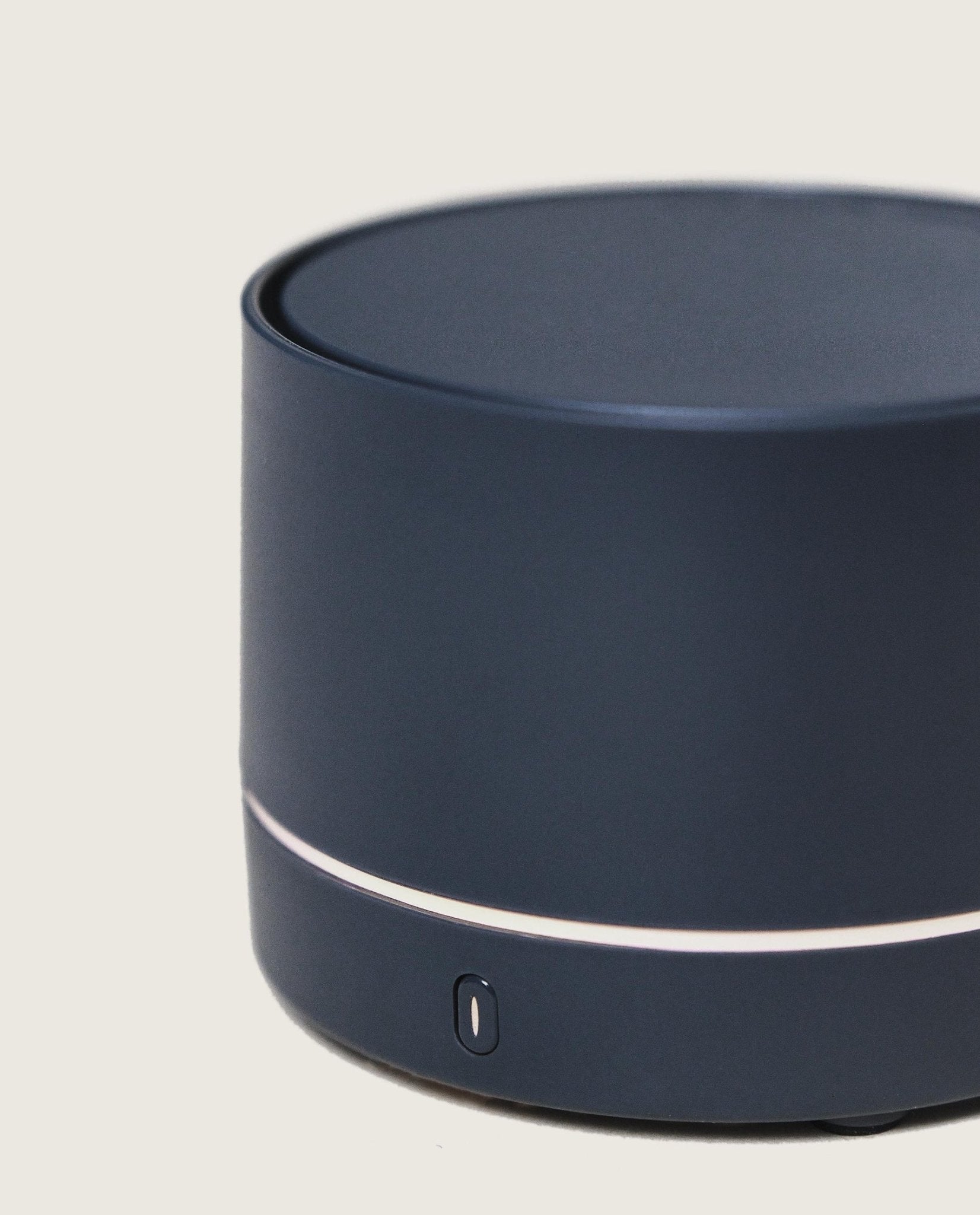 Portable Aroma Diffuser Nomade Grau - Pudriger Amber von Maison Berger