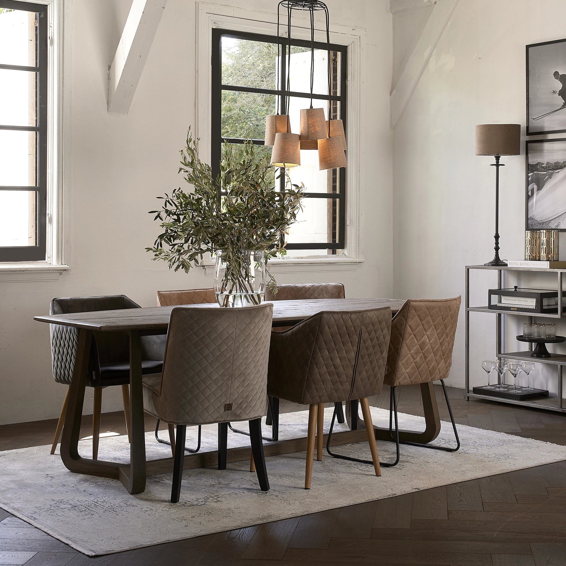 https://dam.dutchinterior.com/riviera-maison/collection/tafels/455360/1920/455360-8.webp