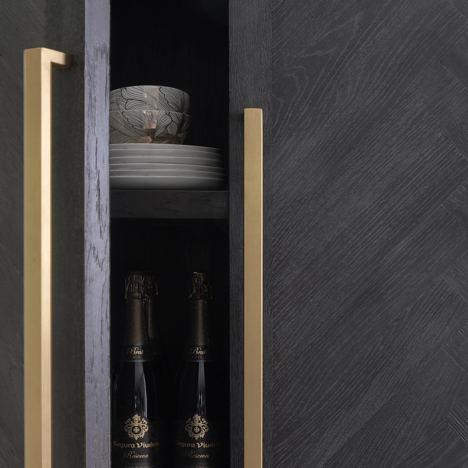 https://dam.dutchinterior.com/riviera-maison/collection/kasten/473170/1920/473170-7.webp