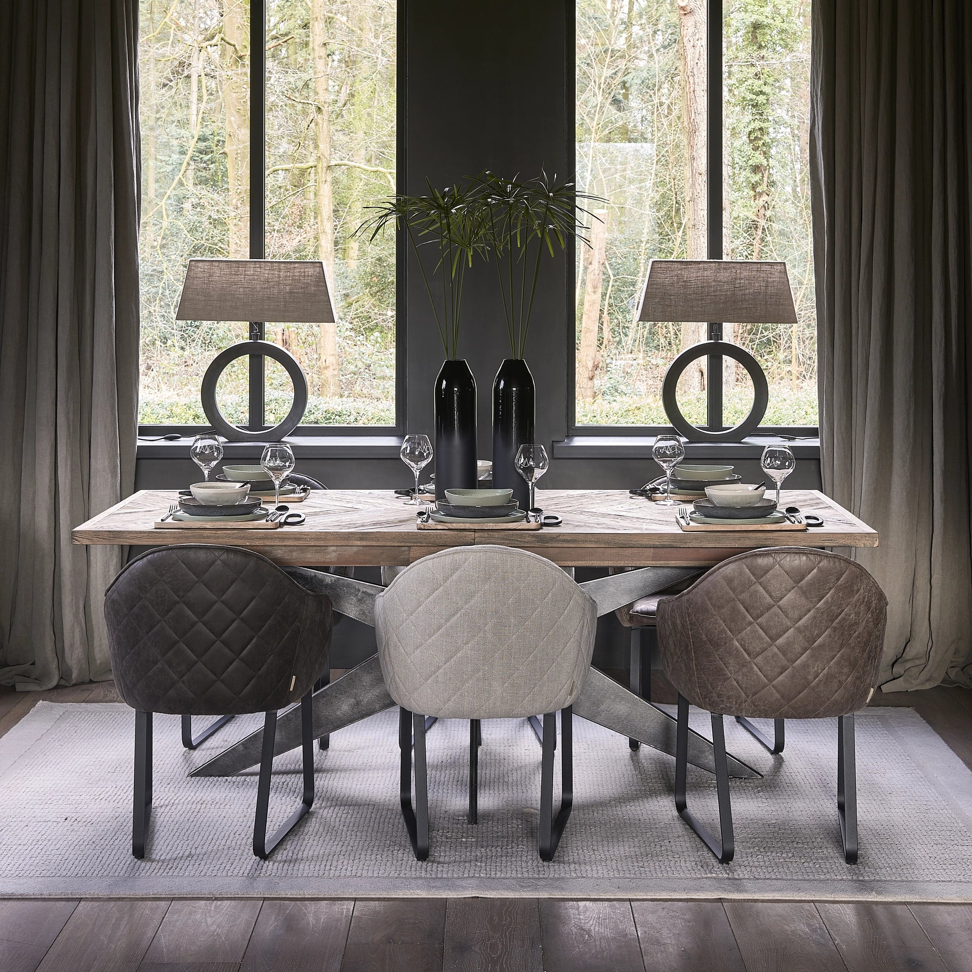 https://dam.dutchinterior.com/riviera-maison/collection/tafels/484480/1920/484480-1.webp