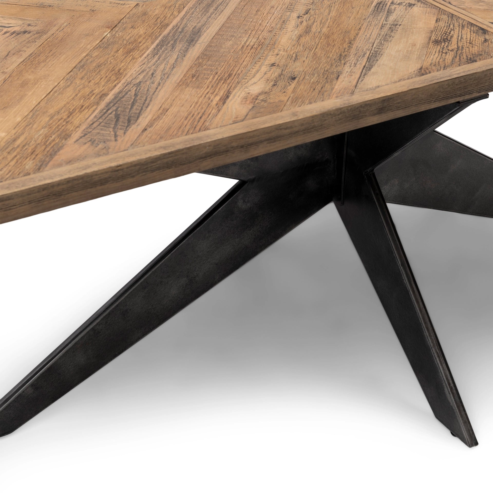 https://dam.dutchinterior.com/riviera-maison/collection/tafels/484480/1920/484480-4.webp
