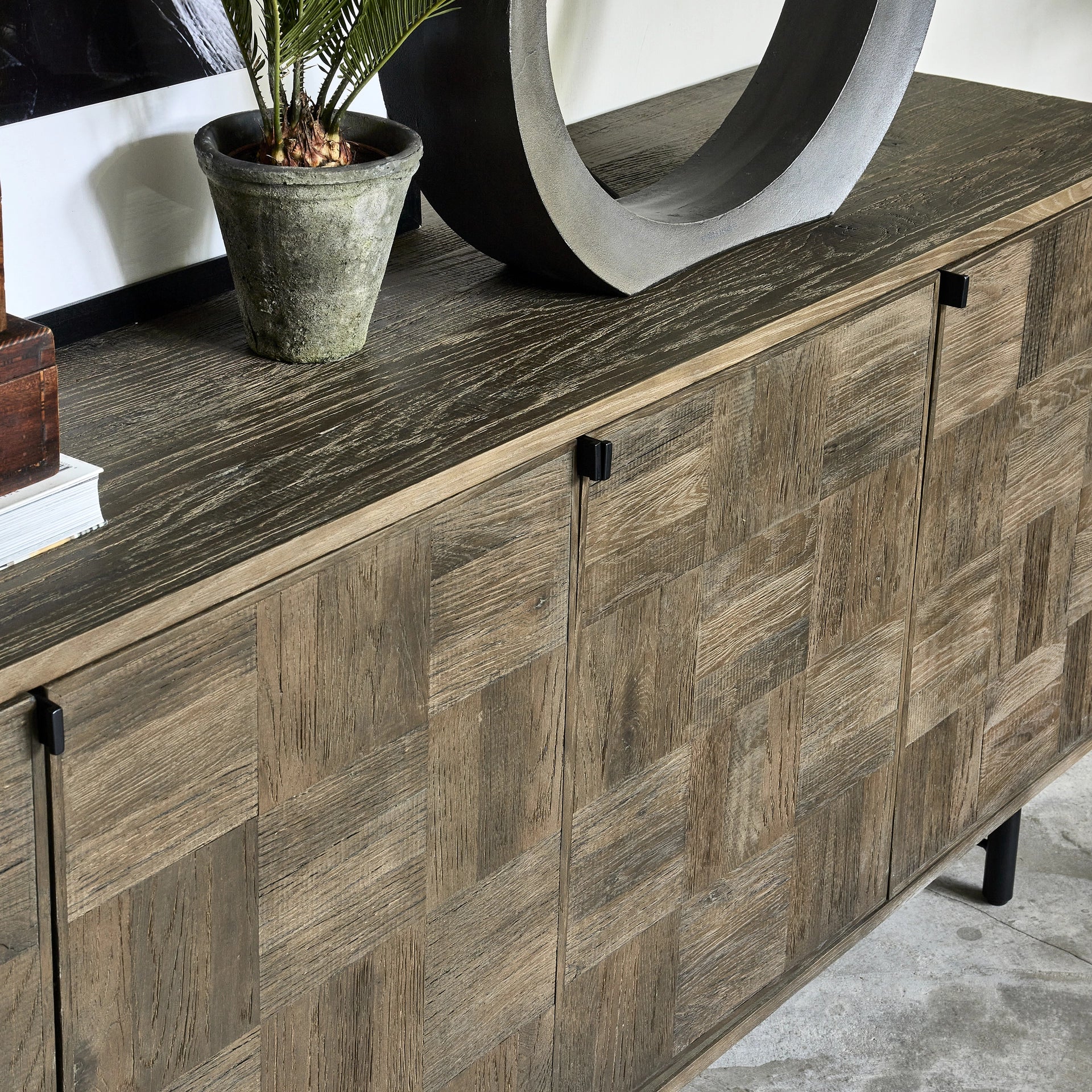 https://dam.dutchinterior.com/riviera-maison/collection/kasten/504860/1920/504860-7.webp