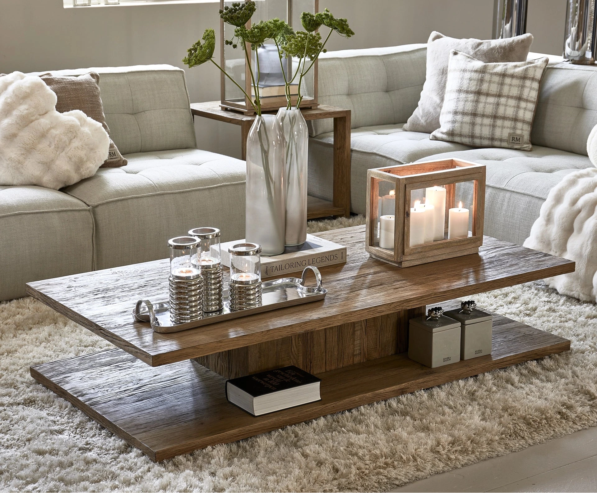 https://dam.dutchinterior.com/riviera-maison/collection/tafels/528110/1920/528110-1.webp