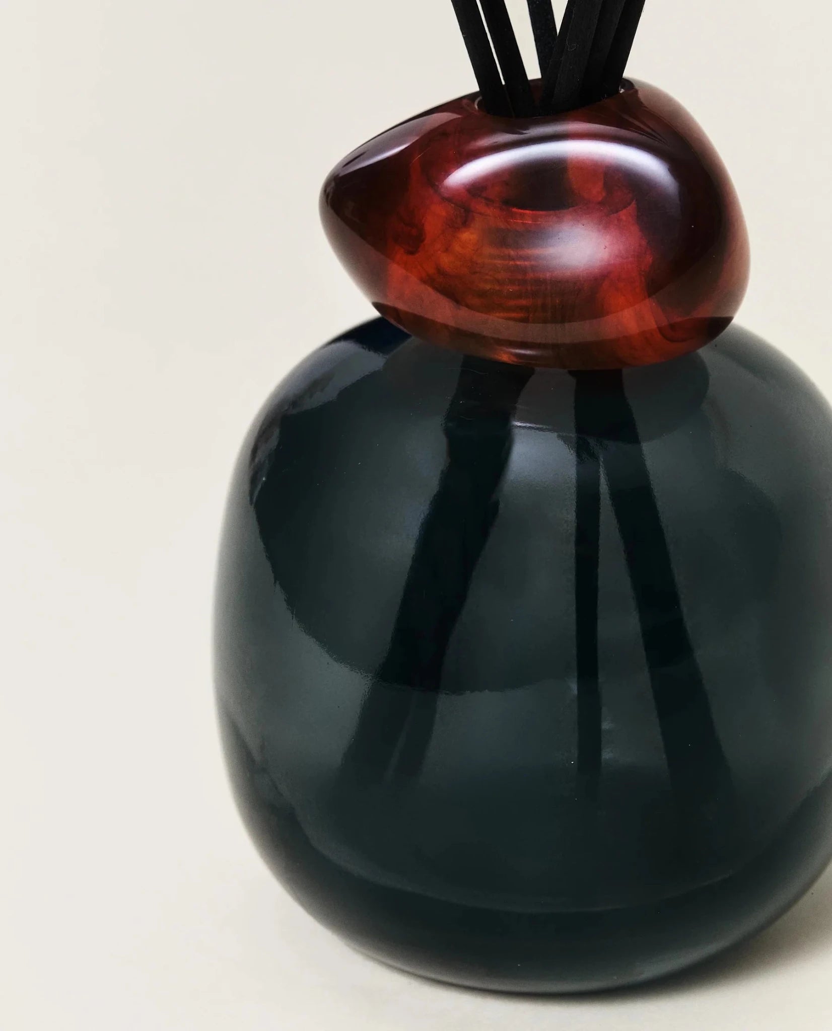 Raumduft Diffuser Mineral Schwarz/Amber - Unberührte Landschaft von Maison Berger