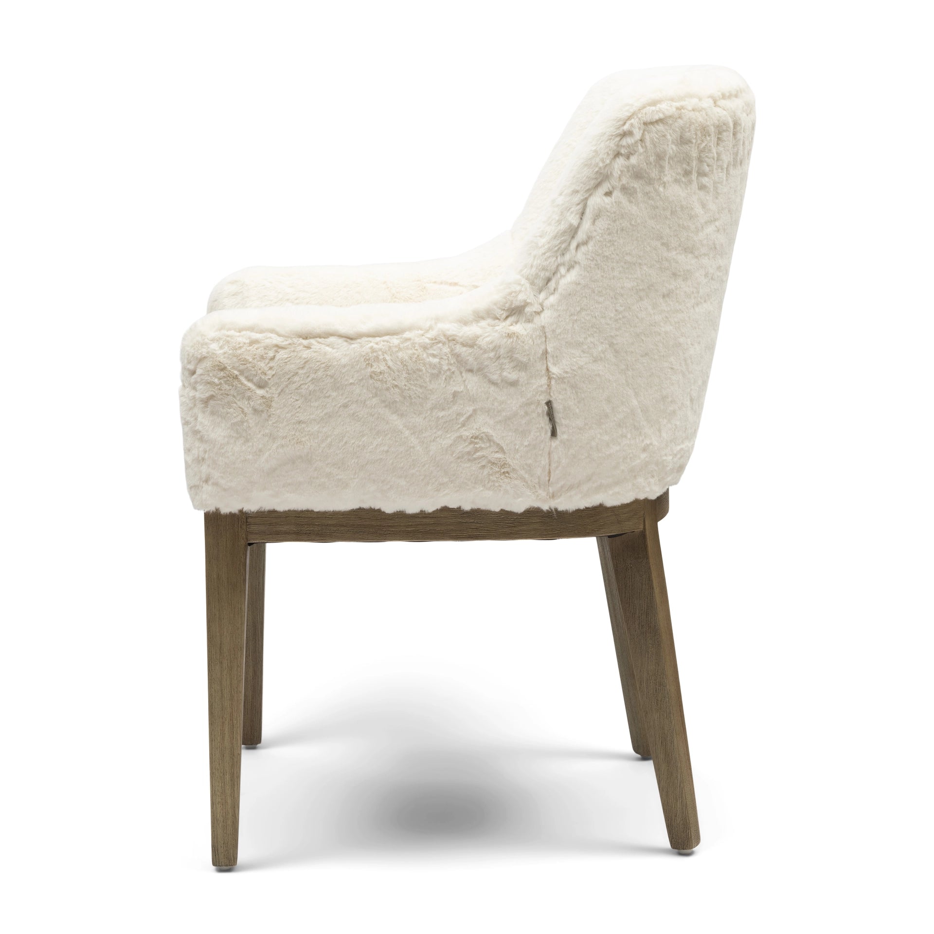 https://dam.dutchinterior.com/riviera-maison/collection/stoelen-bankjes/9739001/1920/9739001-3.webp
