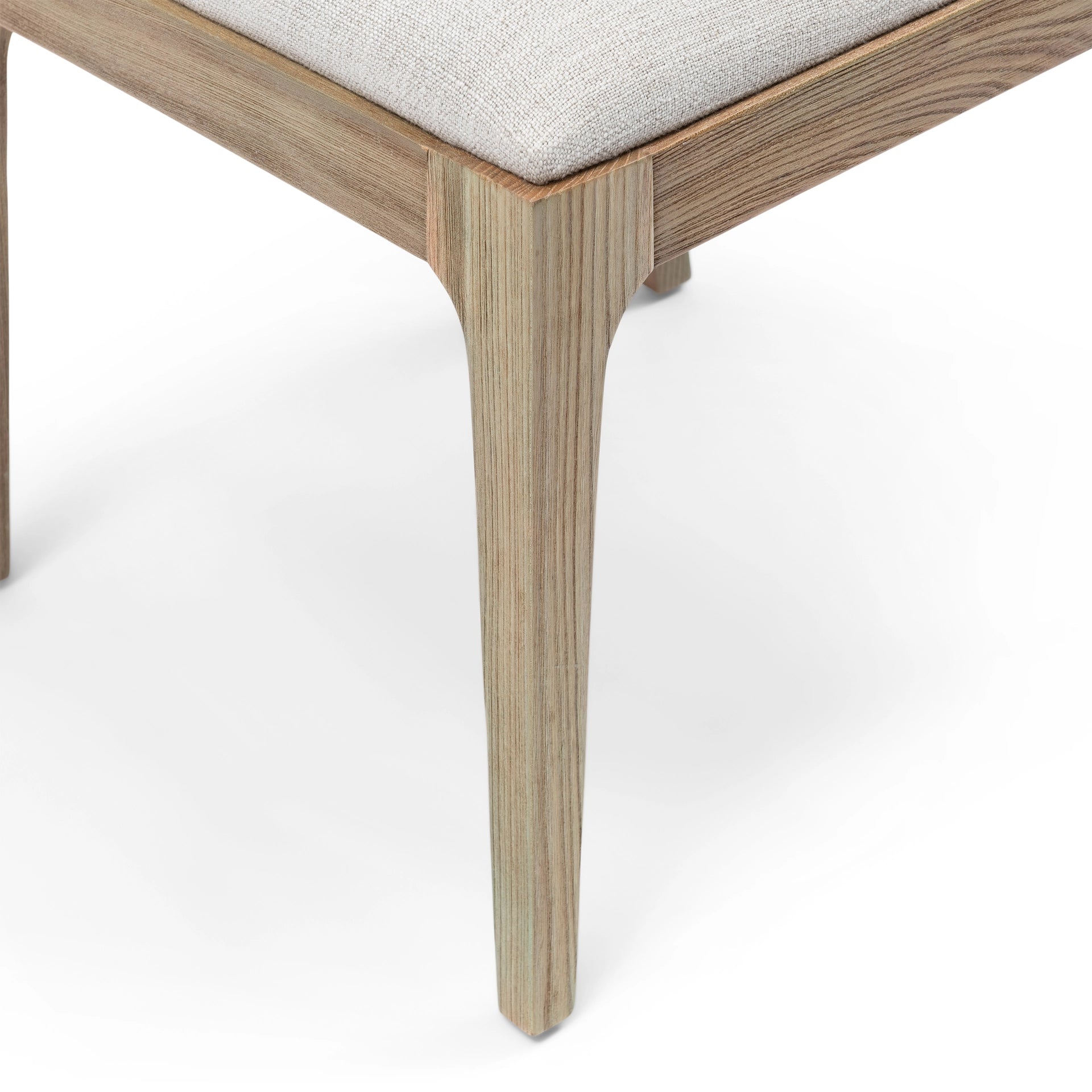 https://dam.dutchinterior.com/riviera-maison/collection/stoelen-bankjes/9796001/1920/9796001-4.webp