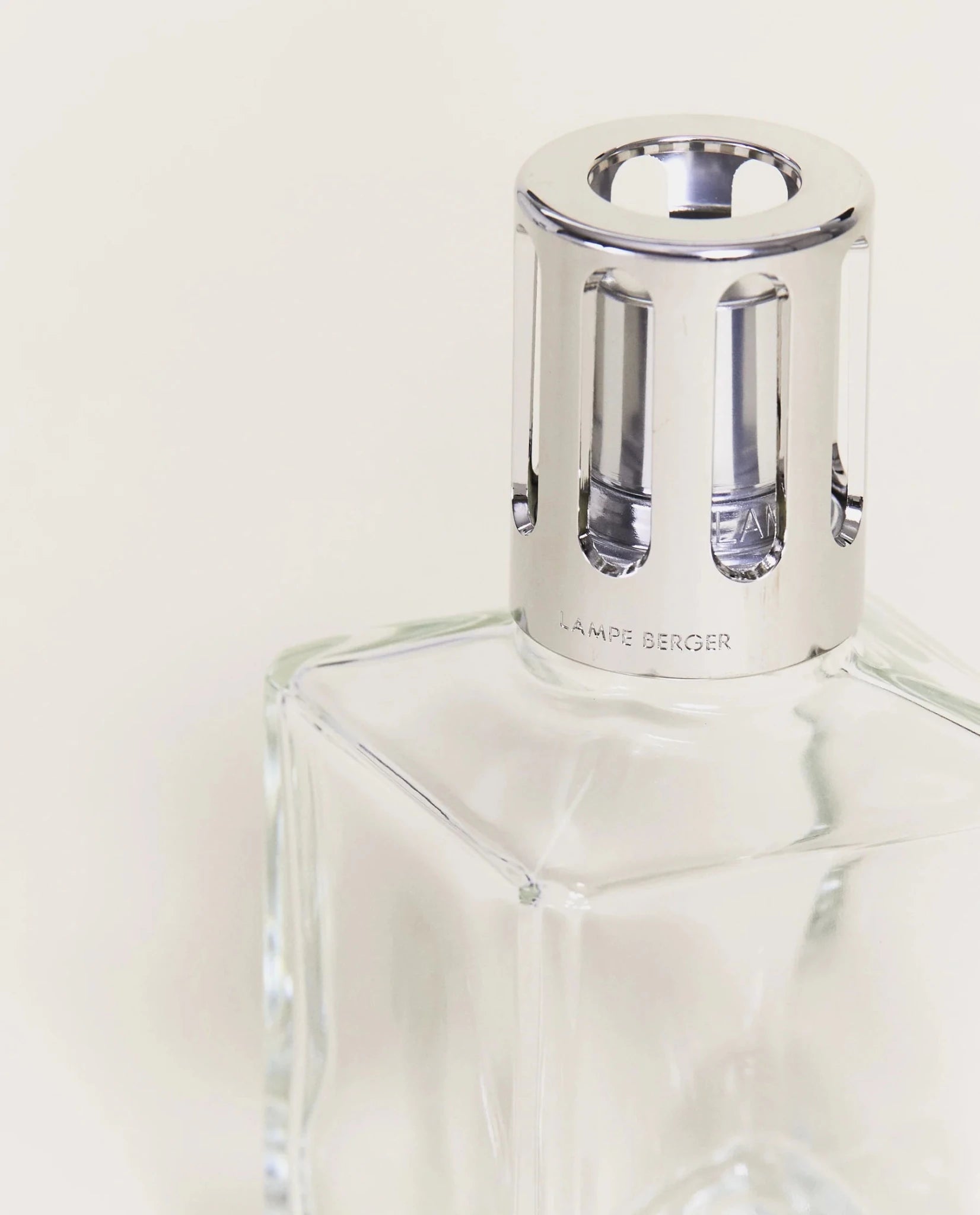 Lampe Berger Essentielle Cube mit Duft Ocean Breeze (250 ml) & AIR PUR Neutral (250 ml) von Maison Berger