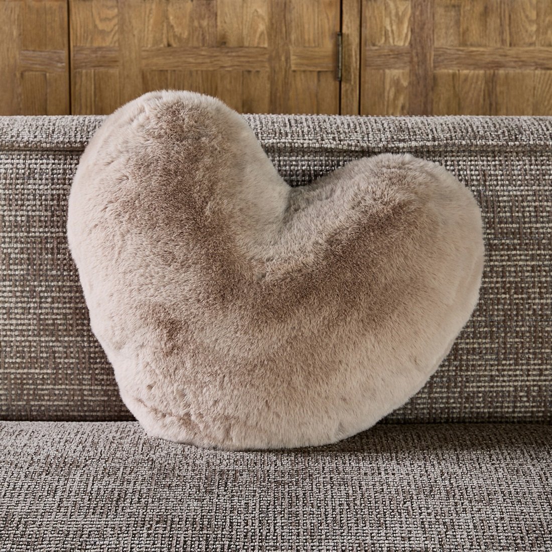 Kissen Heather Alba Heart Faux Fur Kissen von Rivièra Maison
