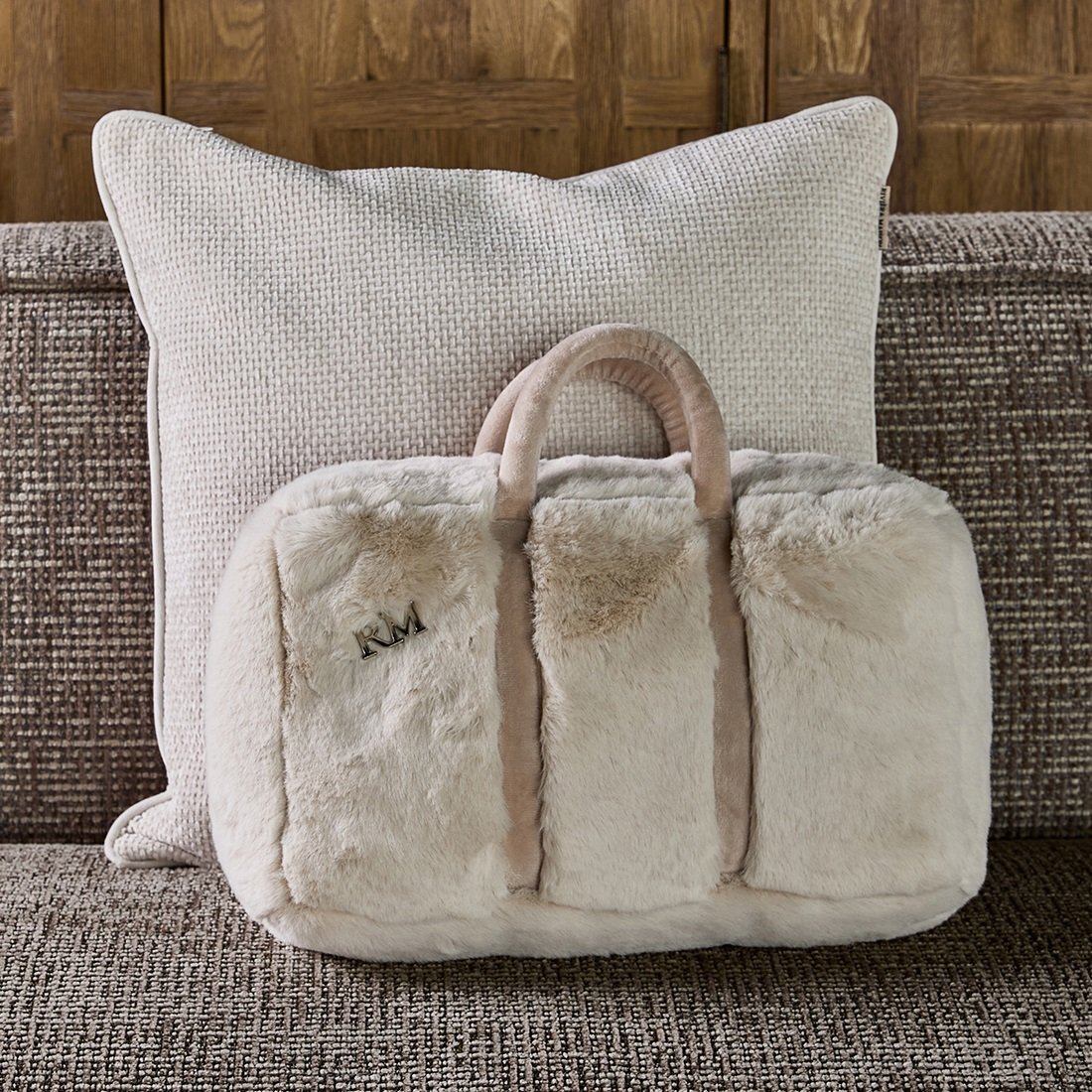 RM Handbag Faux Fur Box Kissen von Rivièra Maison