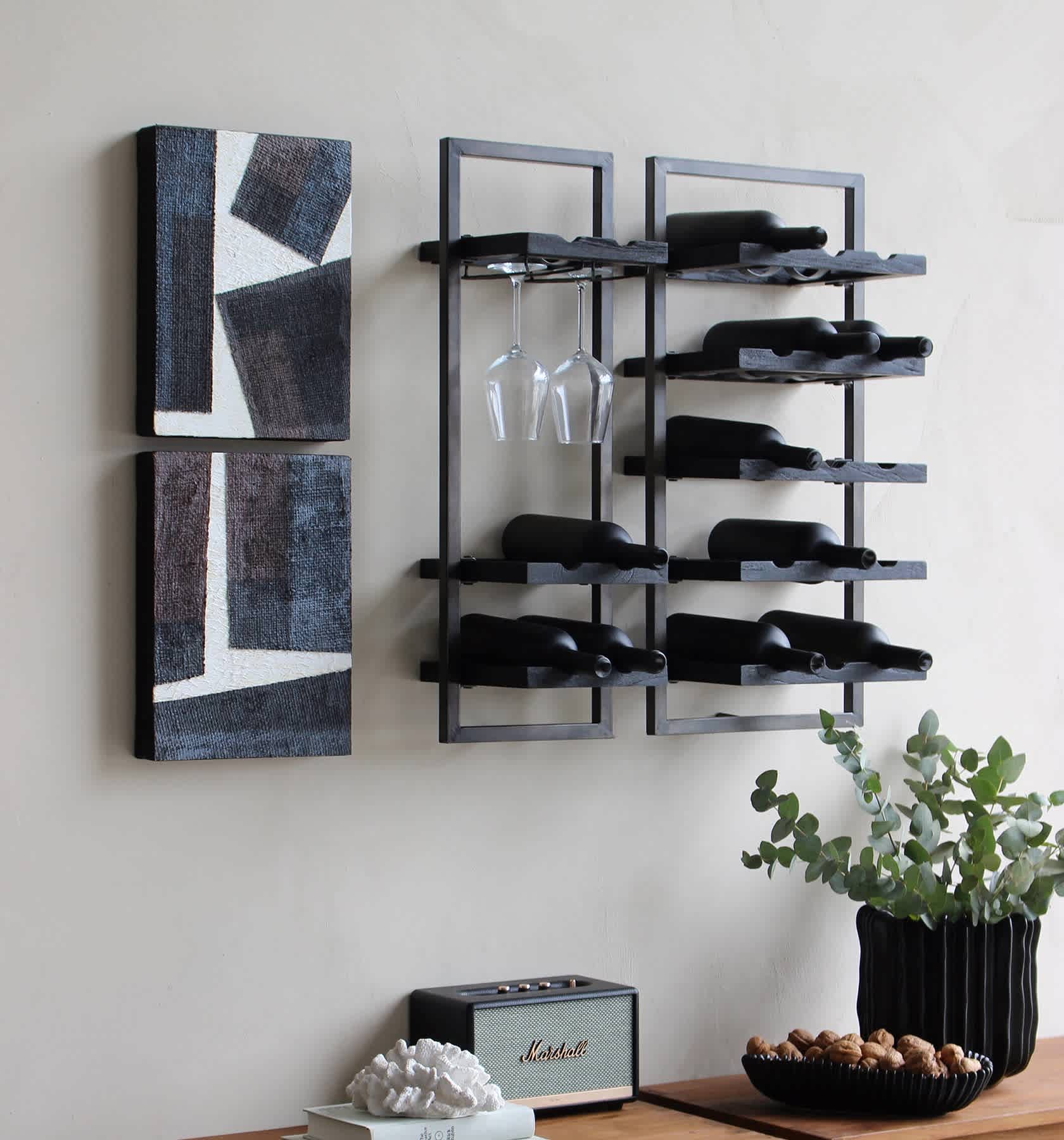 https://images.ctfassets.net/hhqcfrz88uh8/5ODnGwFpJv6Ga6dDSpnah6/b25b30ae652a285a9470d4f170f2eff3/Winerack_Charcoal_6_bottles_type_DE3-image-2.jpg?w=1680&q=40