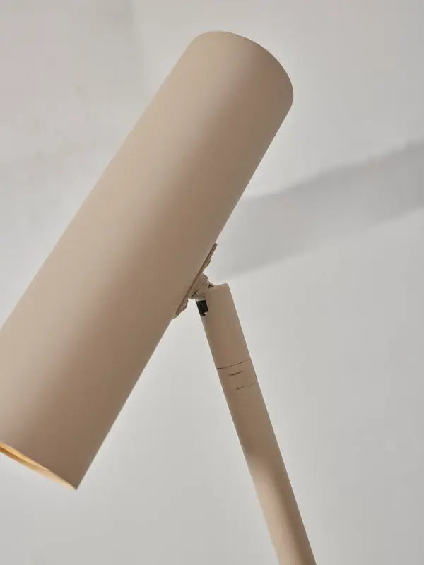 https://cdn.webshopapp.com/shops/321911/files/488029654/600x800x2/its-about-romi-its-about-romi-vloerlamp-havana-zan.jpg