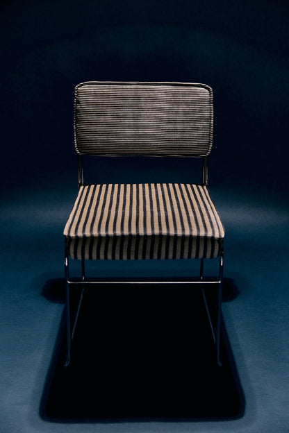 Endless dining chair: stripe, monochrome von HKliving