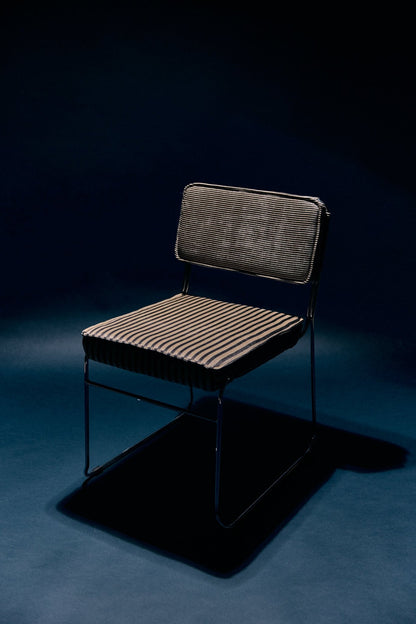 Endless dining chair: stripe, monochrome von HKliving