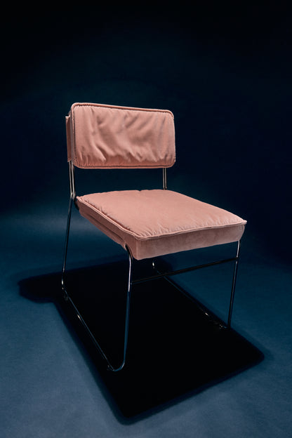 https://www.hkliving.com/media/dsxfrip2/2026_additions_hkliving_dining_chairs_lr_06.jpg