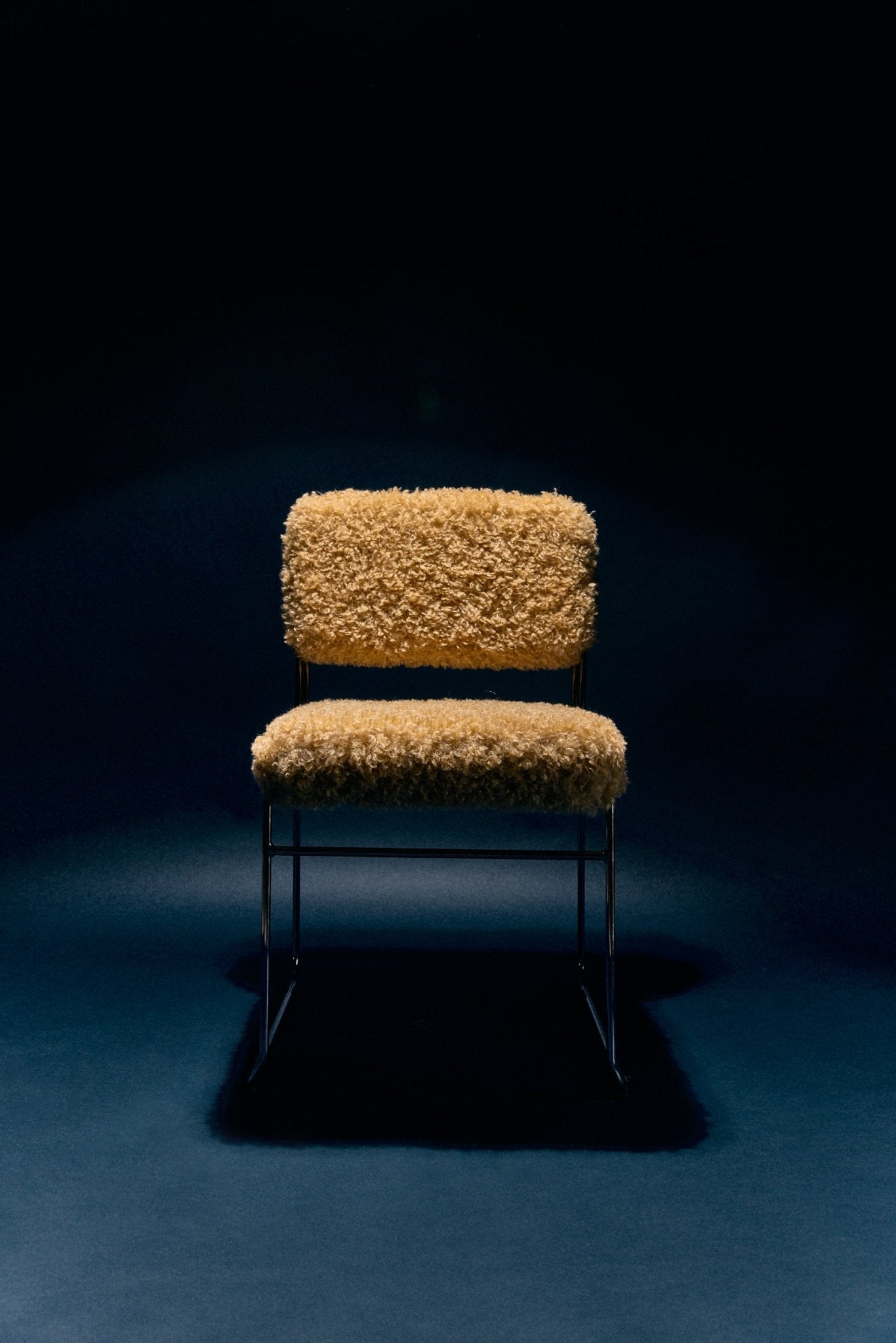 Endless dining chair: poodle, golden von HKliving