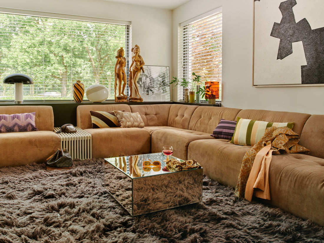 https://www.hkliving.com/media/dx2de21g/2324_collection_hkliving_shoot_1_main_lr_015.jpg