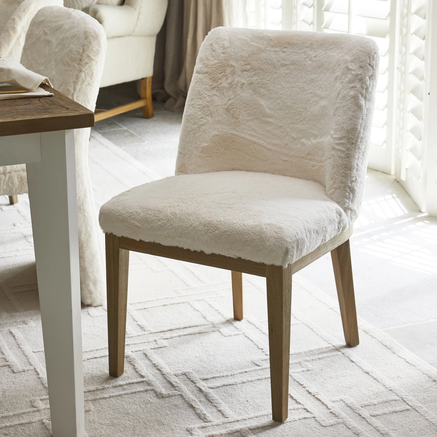Riviera Maison Esszimmerstuhl Whistler – ohne Armlehnen DC Faux Fur Snow von Rivièra Maison