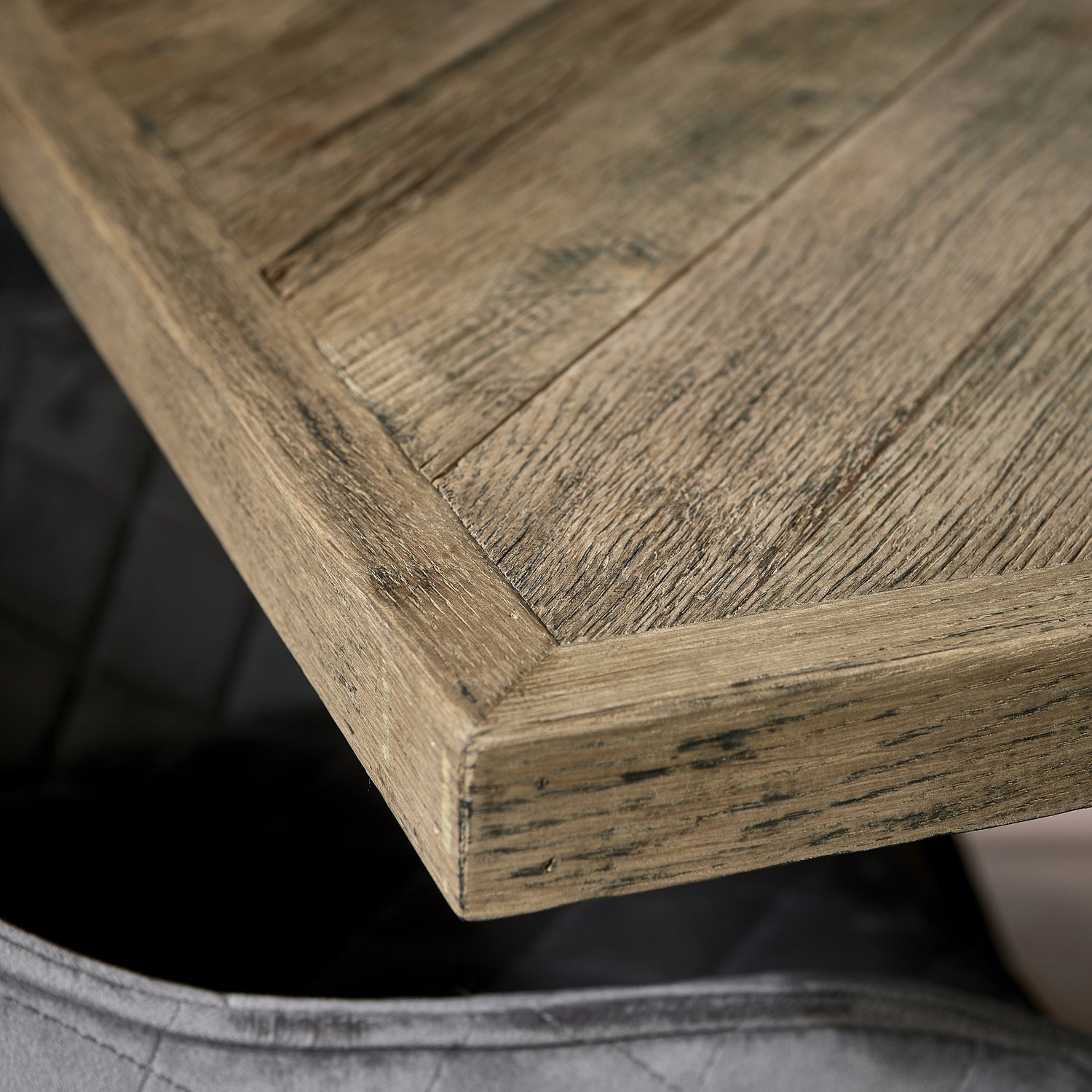 https://dam.dutchinterior.com/riviera-maison/collection/tafels/468490/1920/468490-6.webp