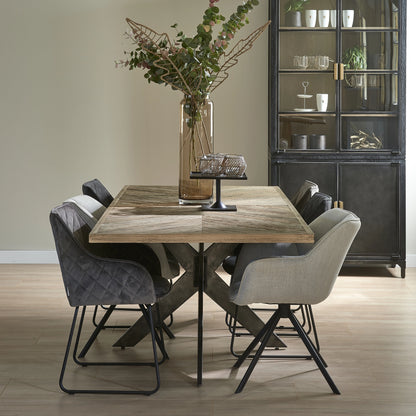 https://dam.dutchinterior.com/riviera-maison/collection/tafels/468490/1920/468490-8.webp