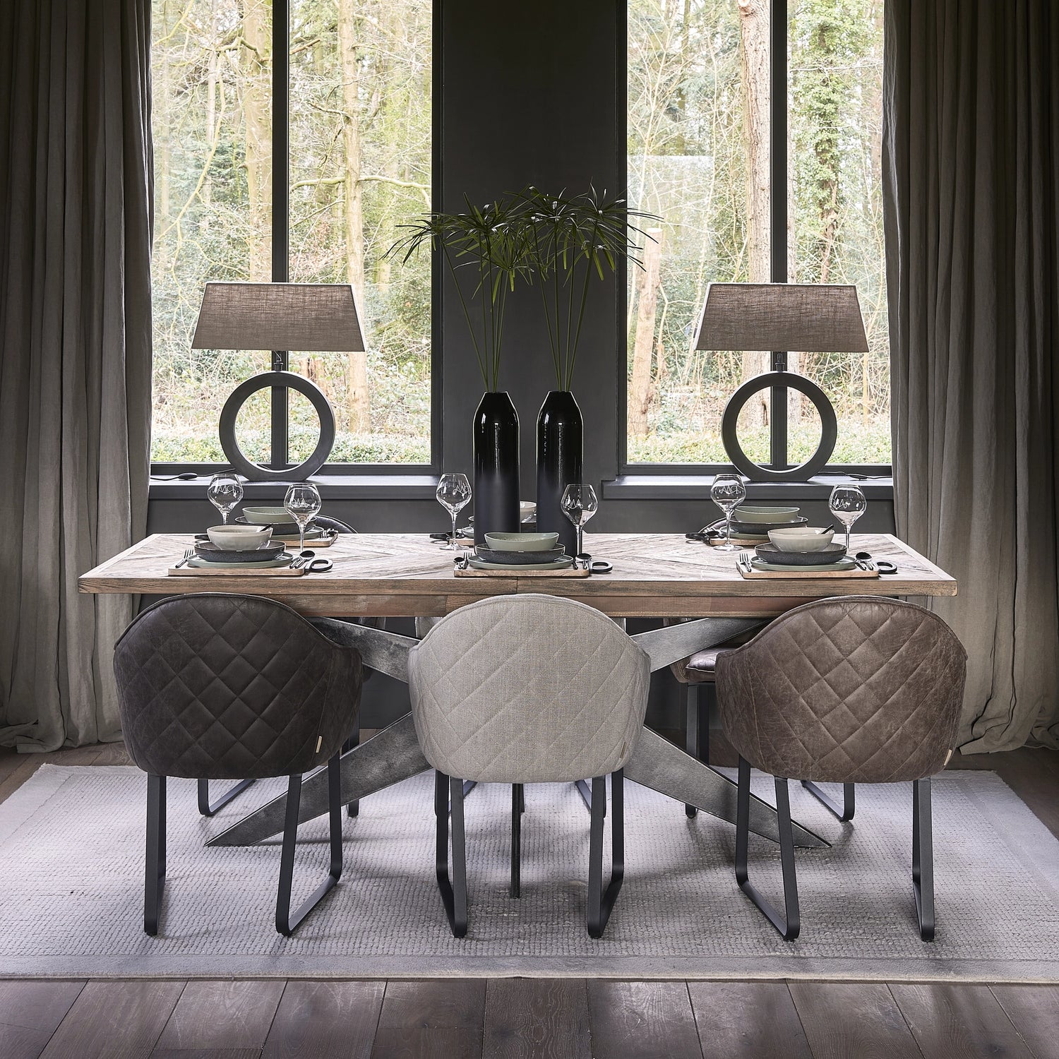 https://dam.dutchinterior.com/riviera-maison/collection/tafels/484480/1920/484480-1.webp