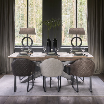 https://dam.dutchinterior.com/riviera-maison/collection/tafels/484480/1920/484480-1.webp