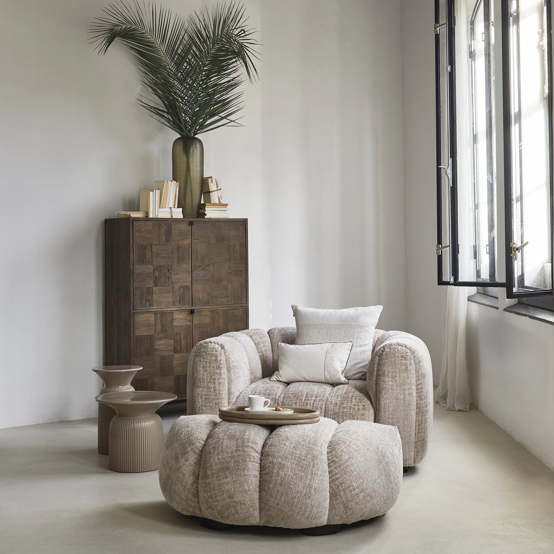 https://dam.dutchinterior.com/riviera-maison/collection/kasten/503610/1920/503610-9.webp