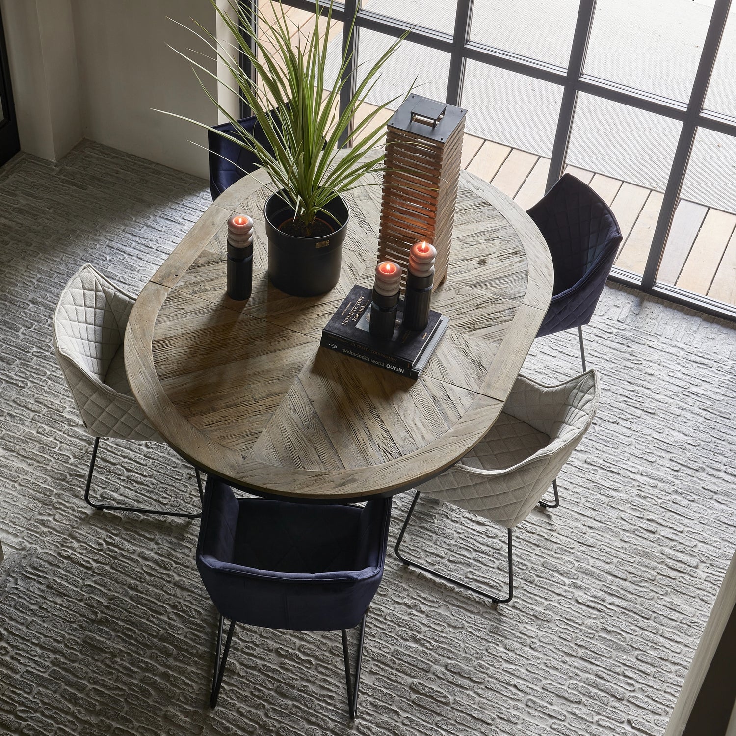 Le Marais DT Ext D140/190x140 Black von Rivièra Maison