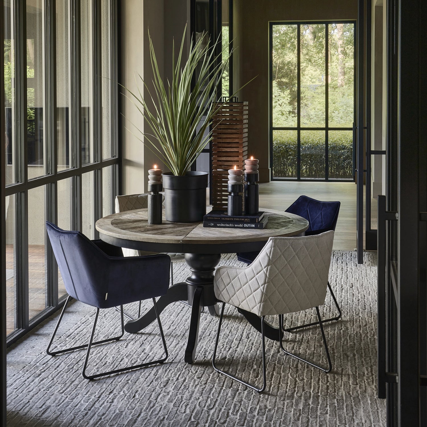 Le Marais DT Ext D140/190x140 Black von Rivièra Maison