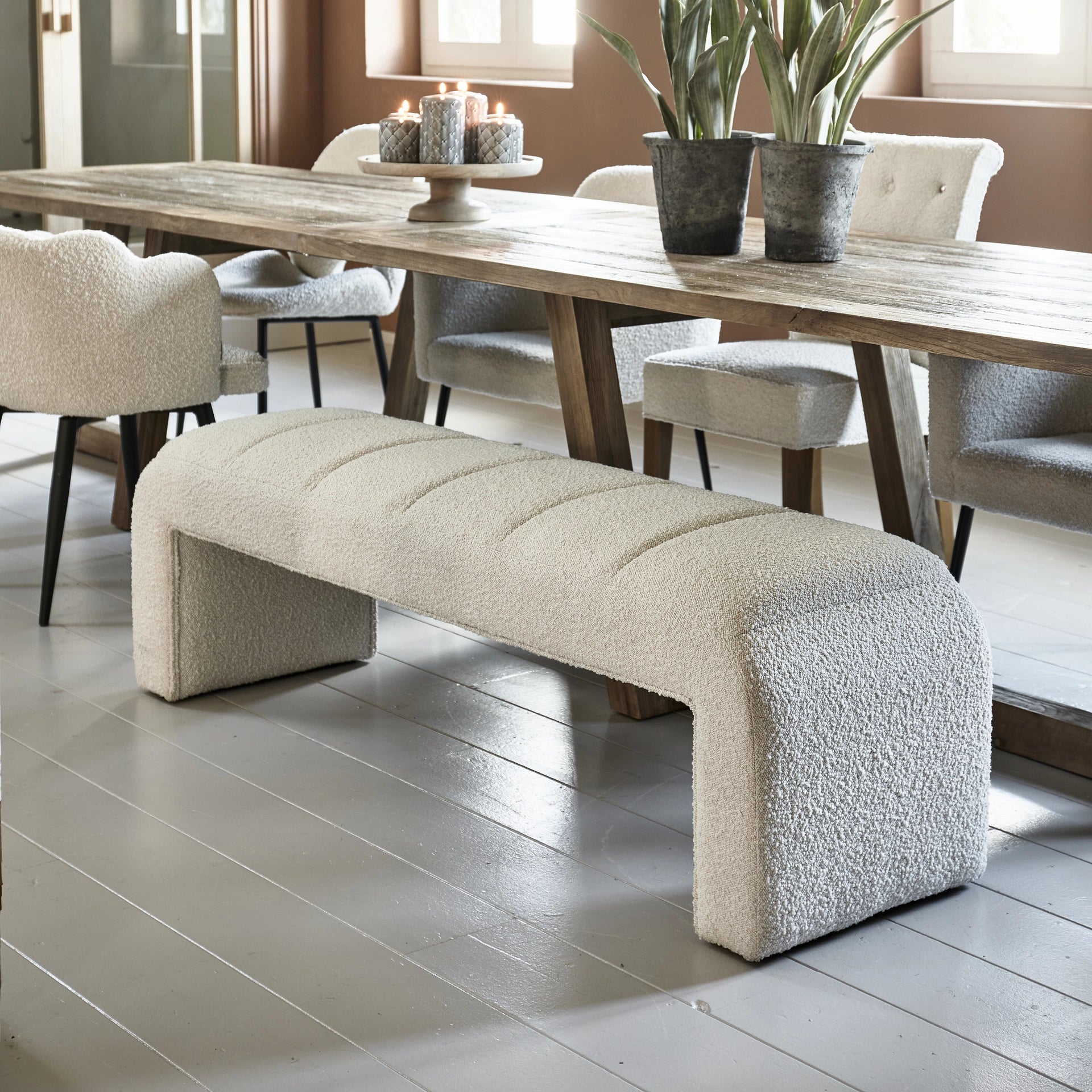 https://dam.dutchinterior.com/riviera-maison/collection/tafels/532140/1920/532140-6.webp