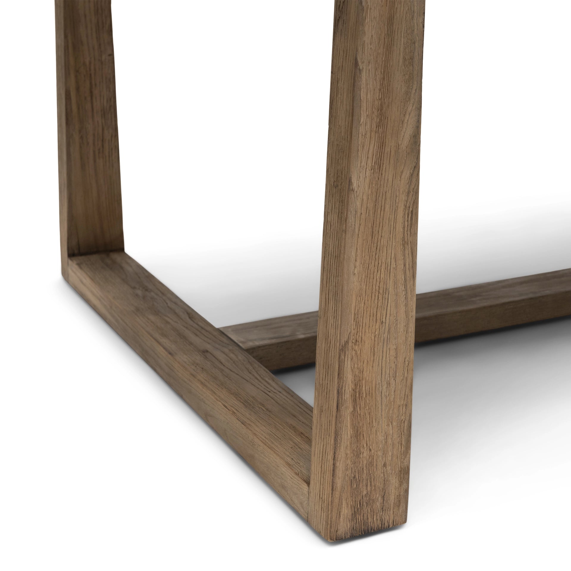 https://dam.dutchinterior.com/riviera-maison/collection/tafels/532710/1920/532710-3.webp