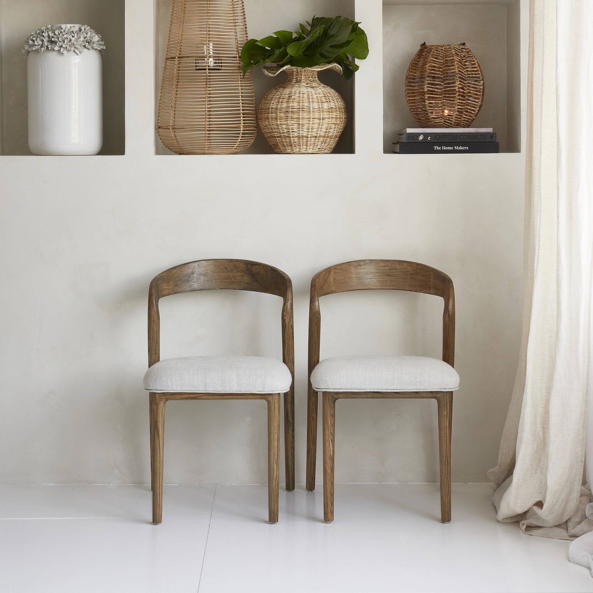 https://dam.dutchinterior.com/riviera-maison/collection/stoelen-bankjes/562120/1920/562120-1.webp