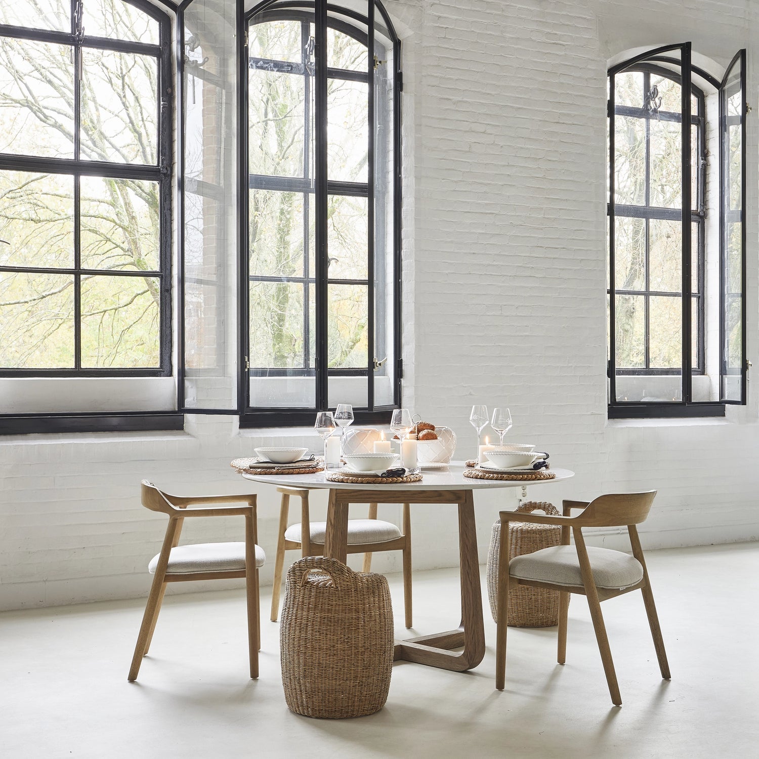 https://dam.dutchinterior.com/riviera-maison/collection/stoelen-bankjes/566180/1920/566180-7.webp