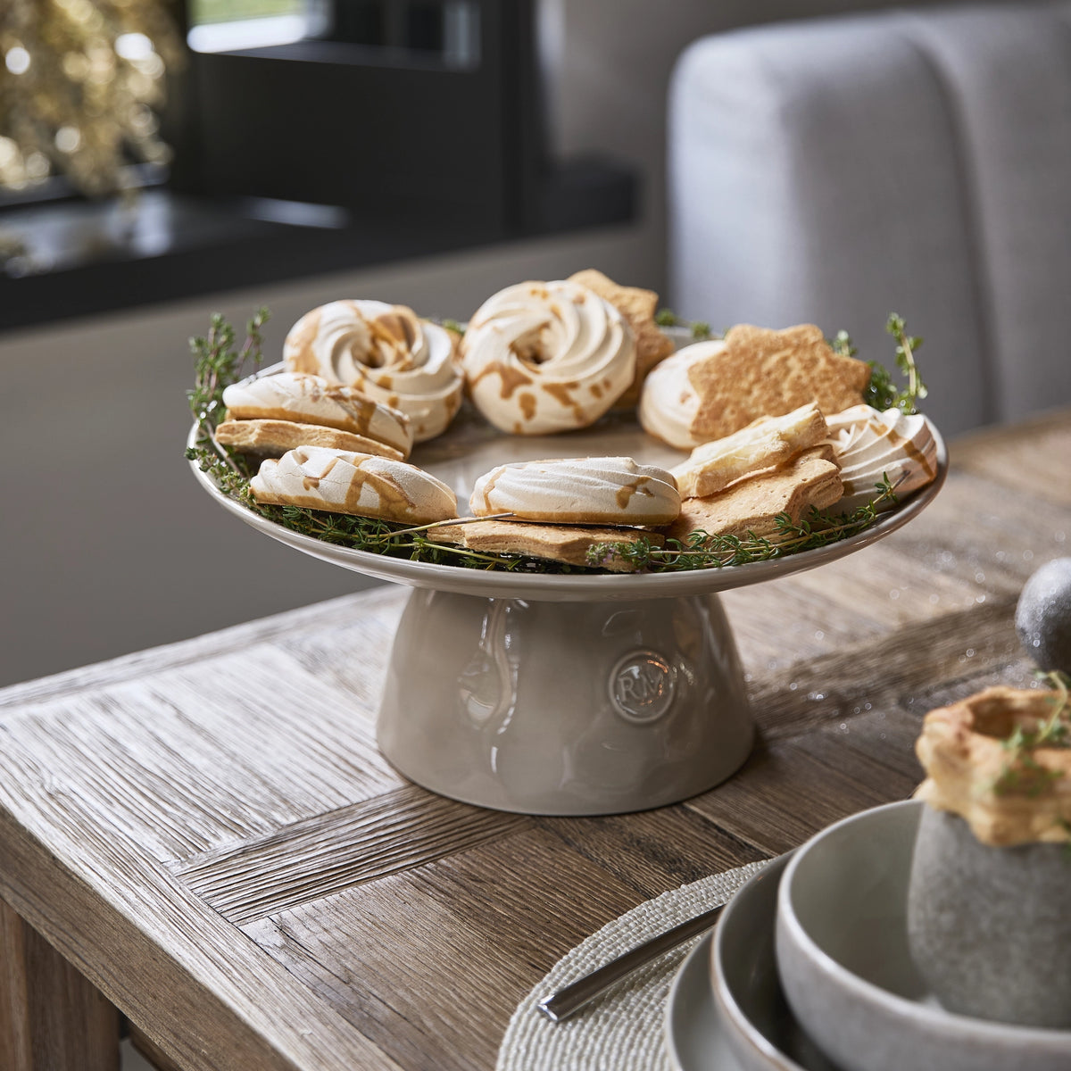Portofino Cake Stand flax