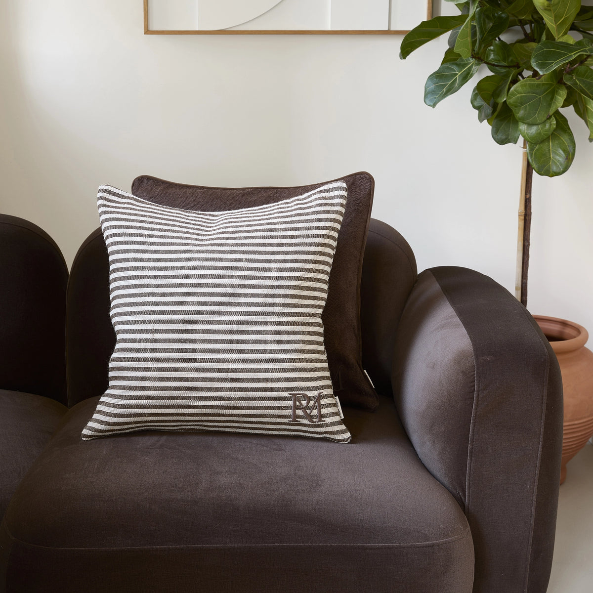 RM Linea Pillow 50×50 von Rivièra Maison