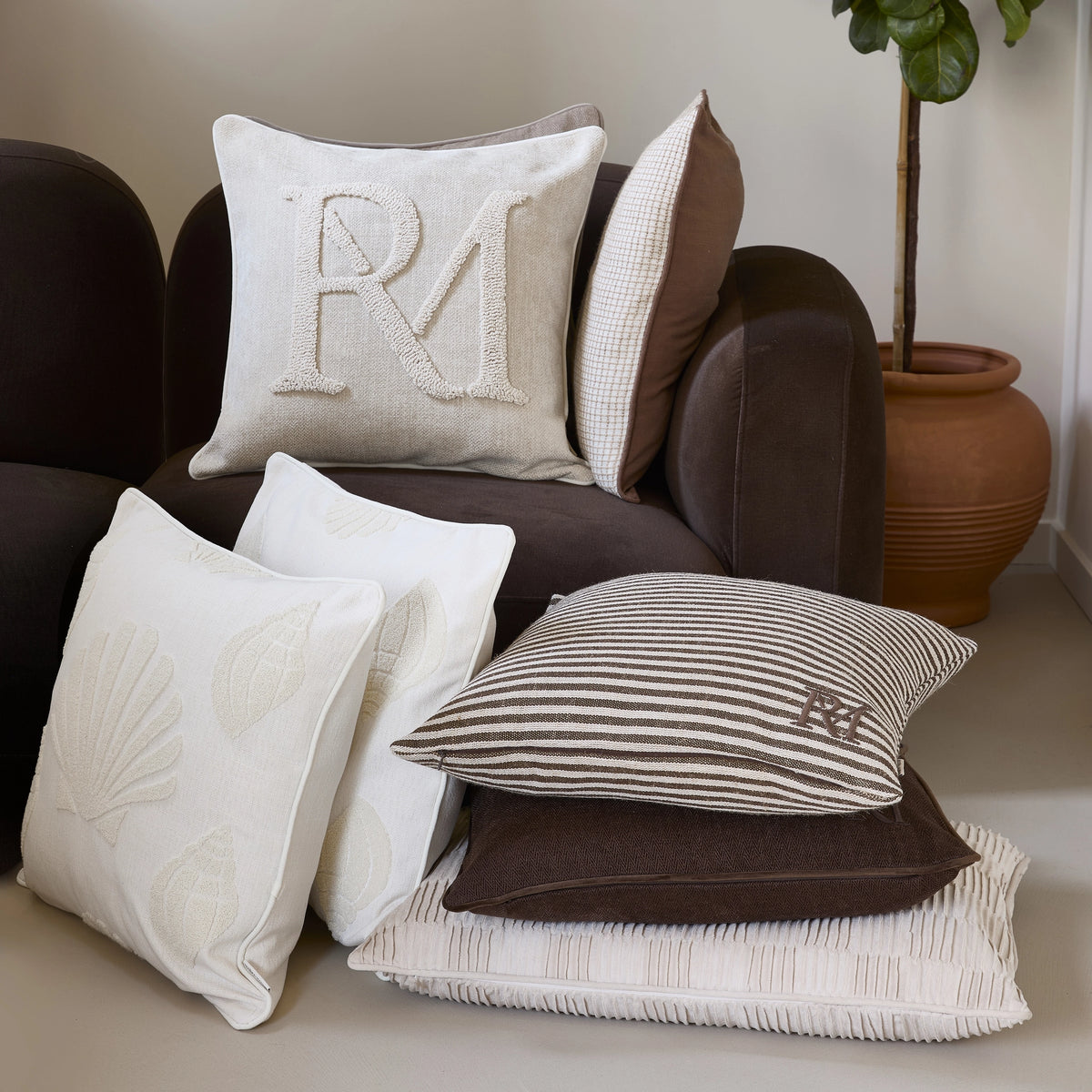 RM Linea Pillow 50×50 von Rivièra Maison