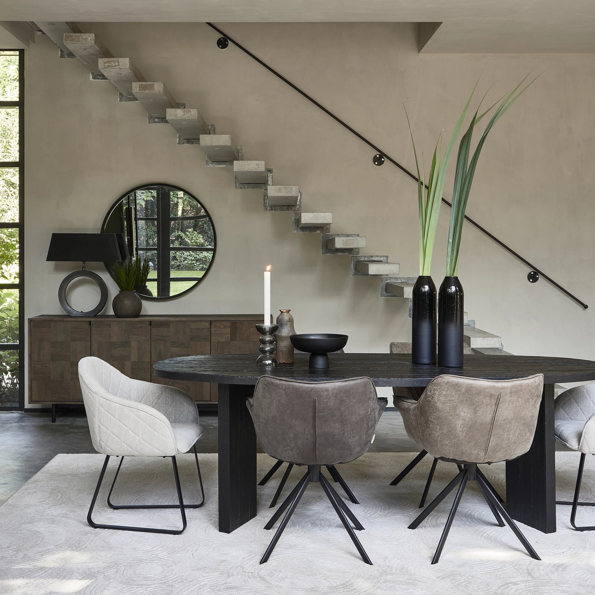 https://dam.dutchinterior.com/riviera-maison/collection/stoelen-bankjes/7650003/1920/7650003-7.webp