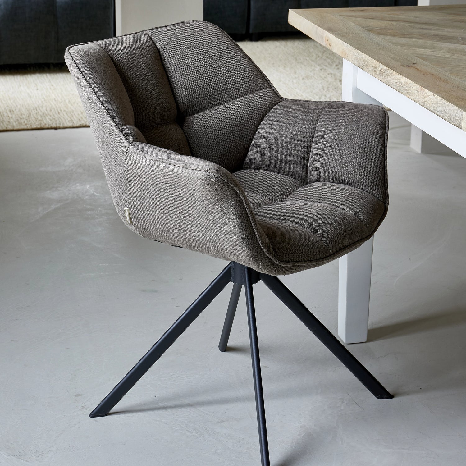 Stuhl Carnaby DAC Turn Leg DarkTaupe von Rivièra Maison