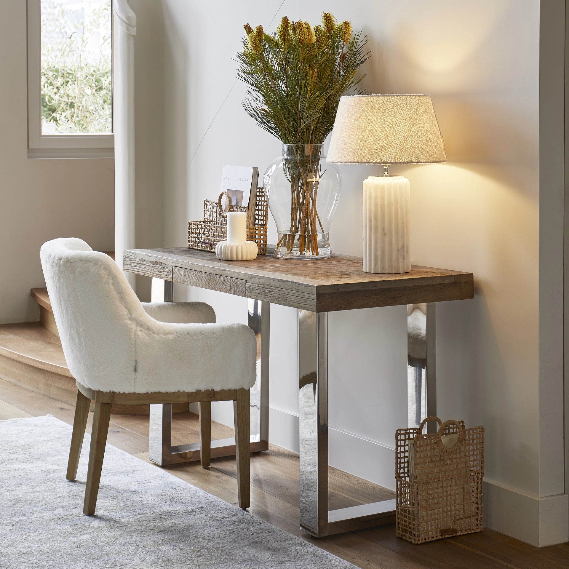 https://dam.dutchinterior.com/riviera-maison/collection/stoelen-bankjes/9739001/1920/9739001-9.webp