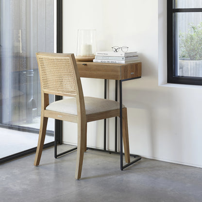 https://dam.dutchinterior.com/riviera-maison/collection/stoelen-bankjes/9796001/1920/9796001-1.webp