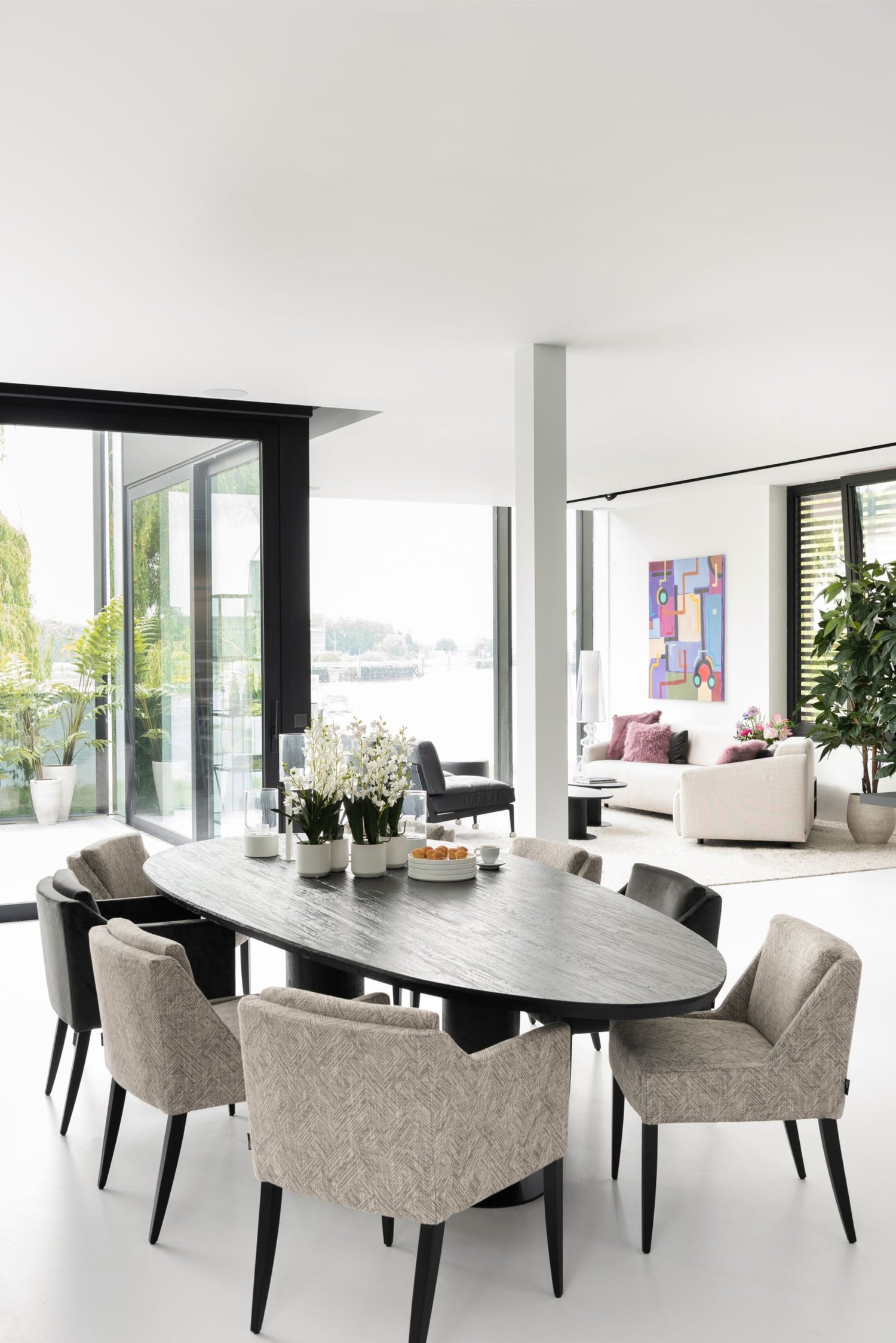 https://passepartoutnv.be/wp-content/uploads/2022/12/Bombay-diner-320-cm-Black-02-2-scaled.jpg
