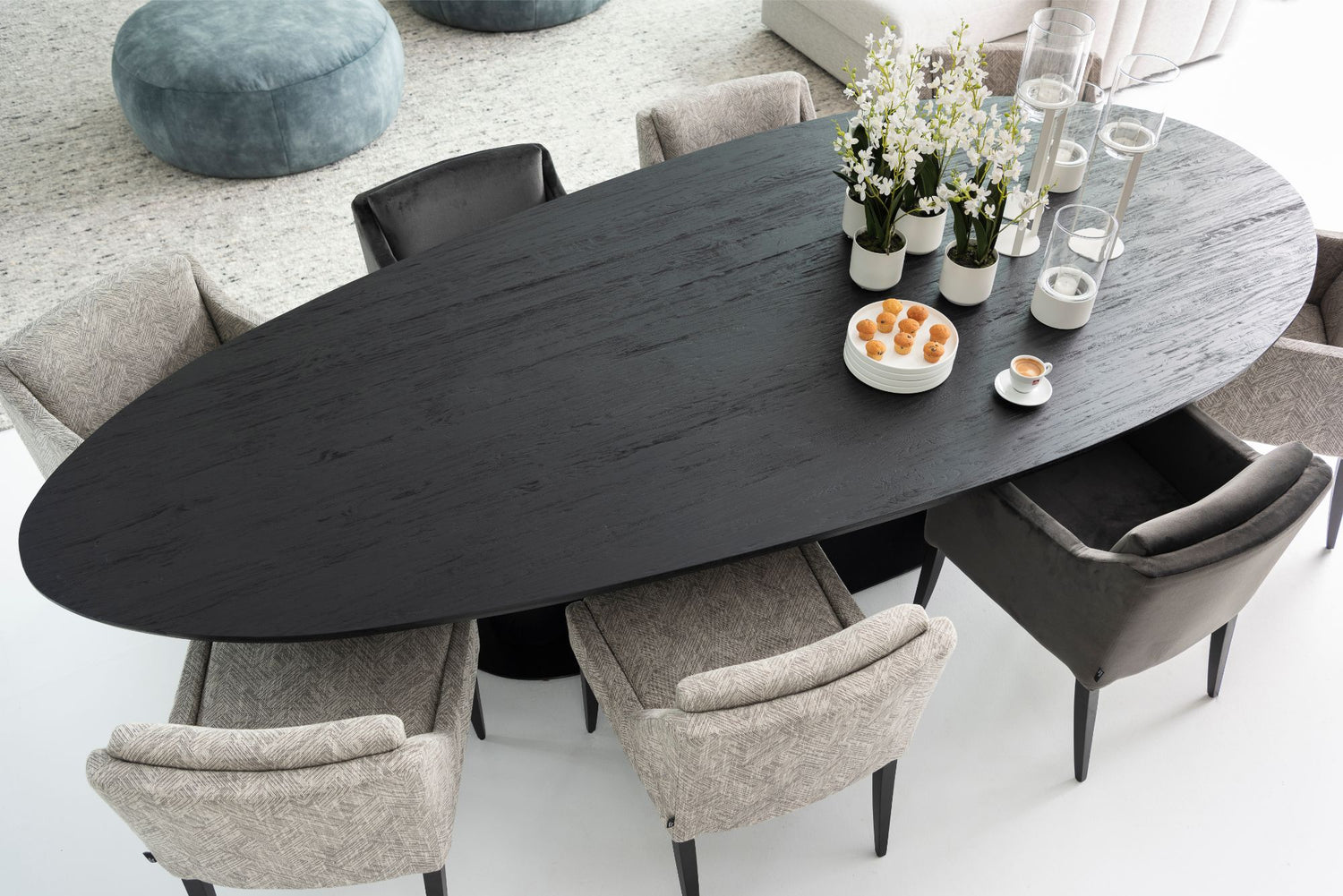 https://passepartoutnv.be/wp-content/uploads/2022/12/Bombay-diner-320-cm-Black-02-Detail-2.jpg