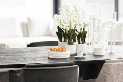 https://passepartoutnv.be/wp-content/uploads/2022/12/Bombay-diner-320-cm-Black-02-Detail-3.jpg