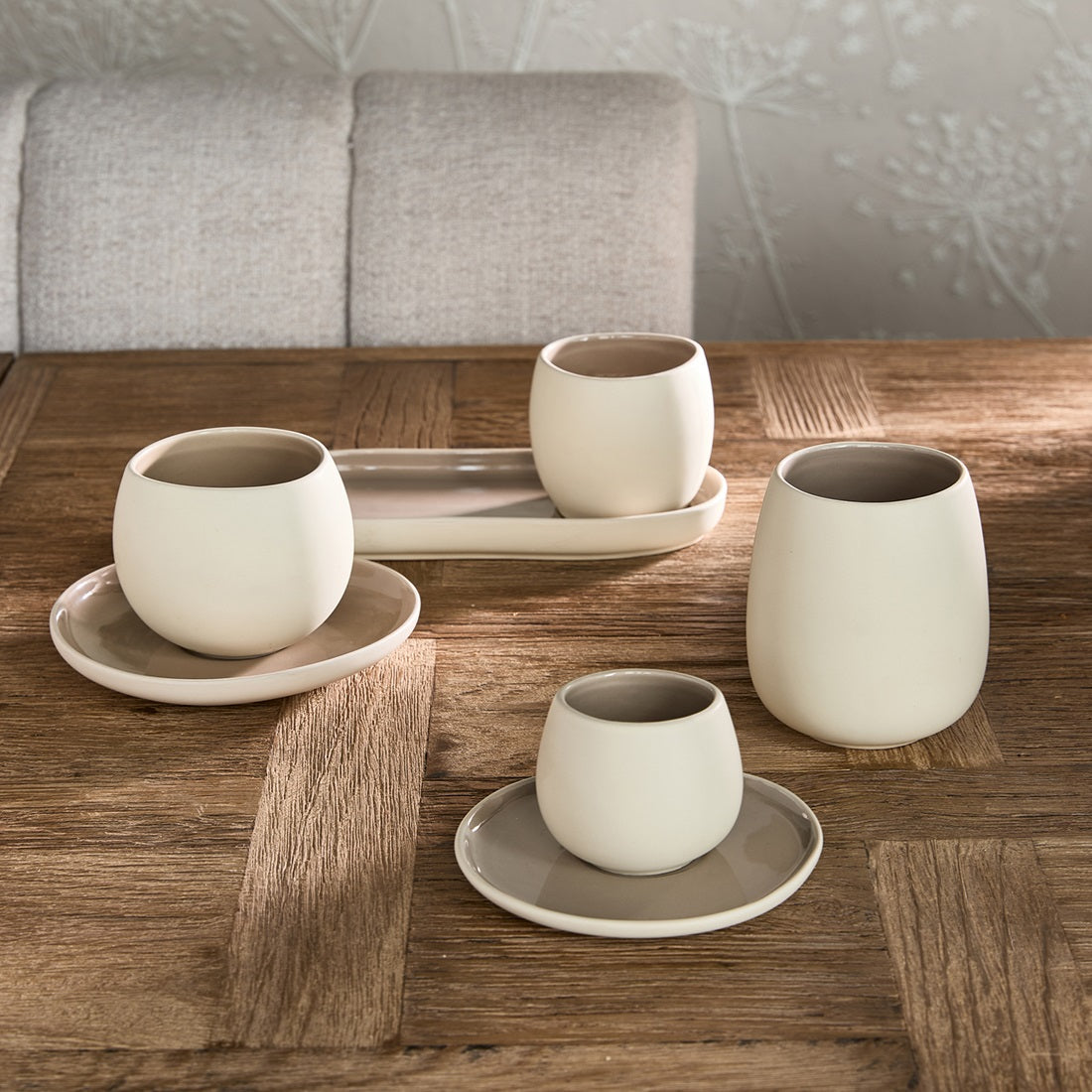 Clement Tasse und Untertasse, Natur