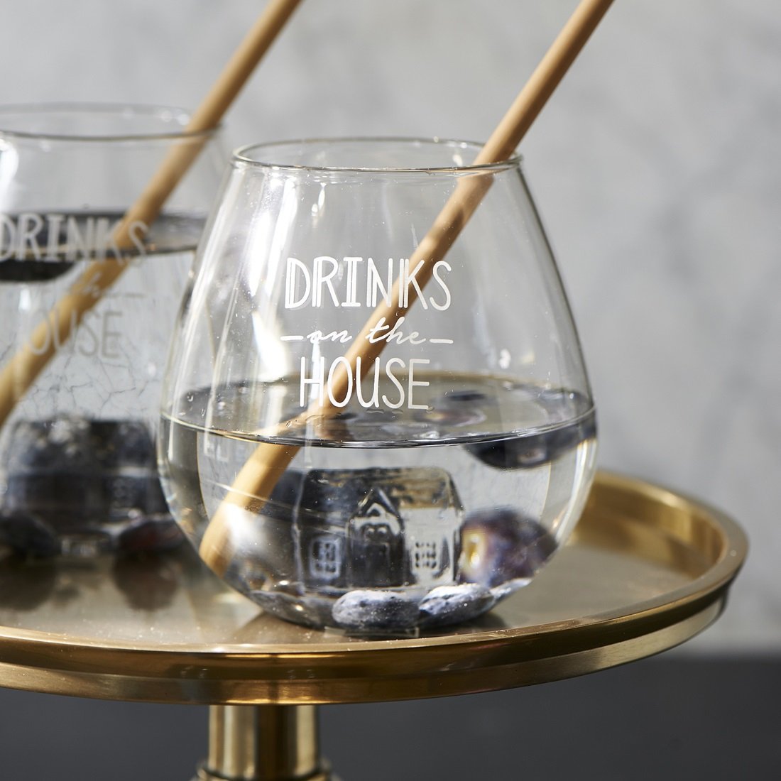 Wasserglas Drinks On The House