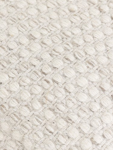Kissen Asuri, Ivory
