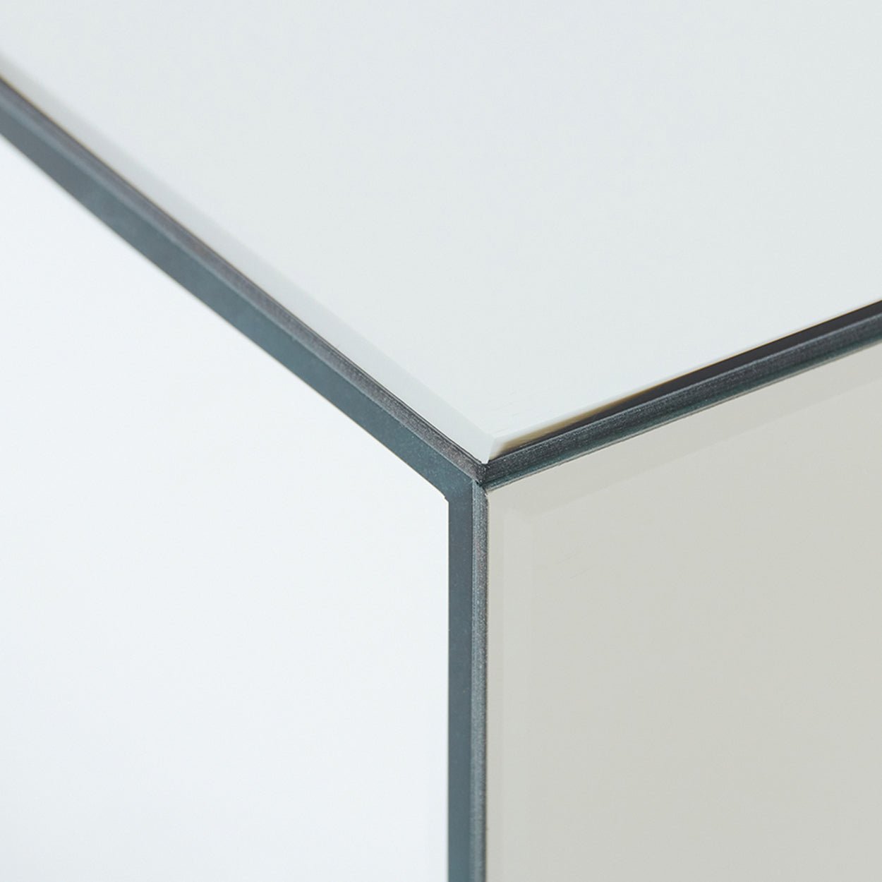 Mirror Block Coffee Table 90x90cm von HKliving