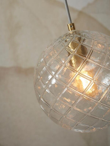 https://cdn.webshopapp.com/shops/321911/files/454015146/600x800x2/its-about-romi-its-about-romi-hanglamp-venice-tran.jpg