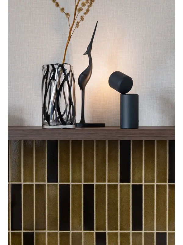 https://cdn.webshopapp.com/shops/321911/files/488030625/600x800x2/its-about-romi-its-about-romi-wand-tafellamp-milan.jpg